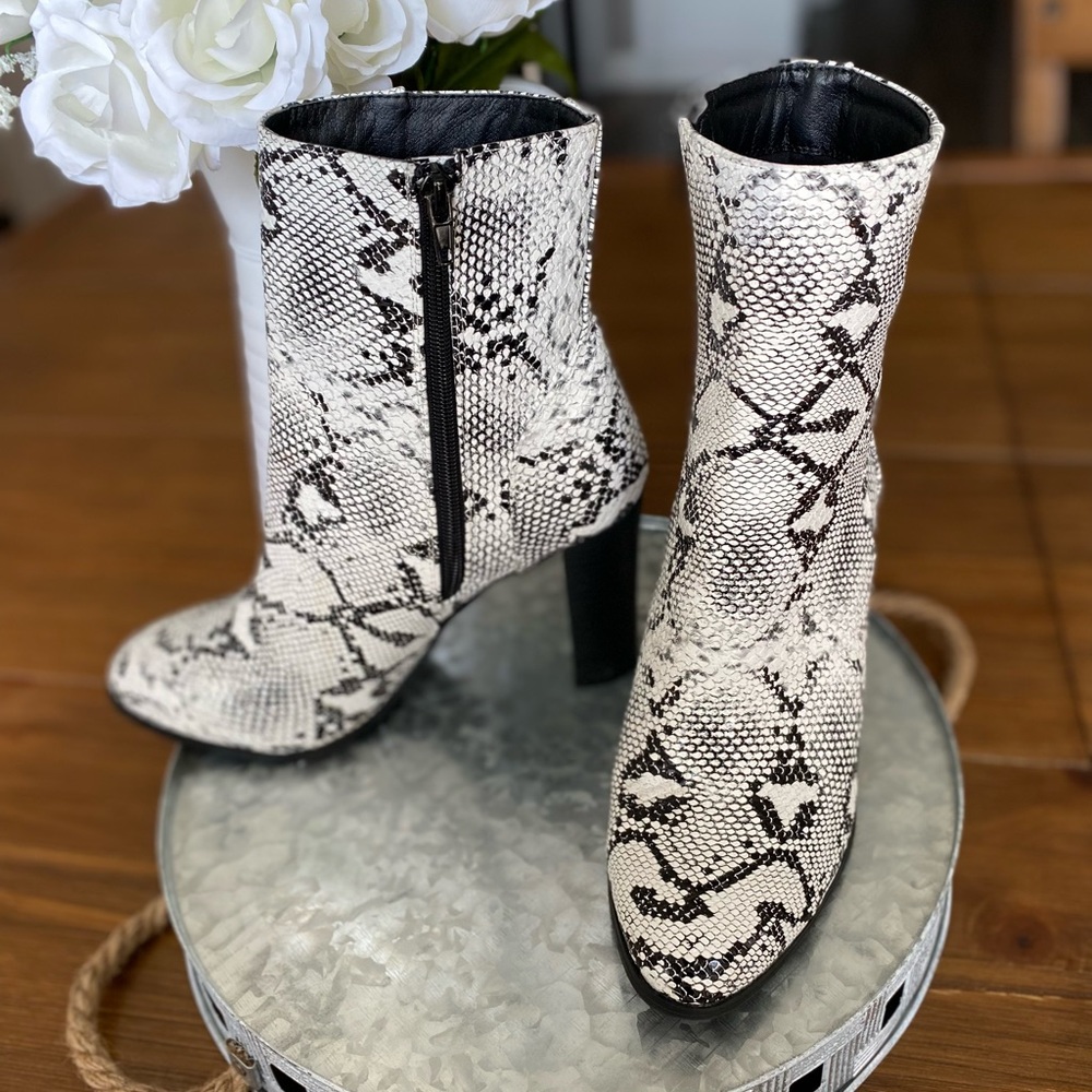 Fashion Nova, Black and white snake print booties
